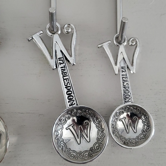 Measuring spoon "W" and sunflowers - Picture 4 of 8